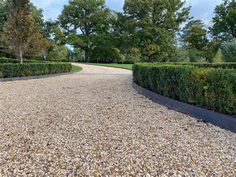 How To Make and Maintain The Perfect Gravel Driveway - Legacy Edging