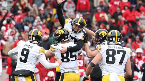 Iowa football's Marshall Meeder kicks field goal to take down Nebraska