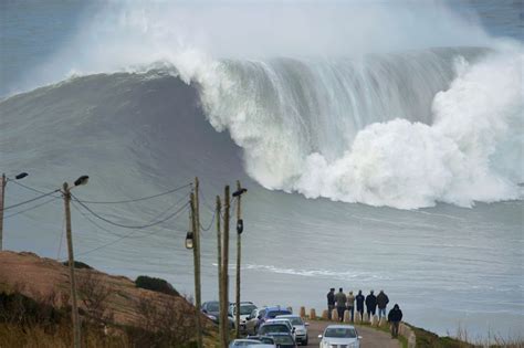 Nazaré | Surfing, Surfing waves, Waves