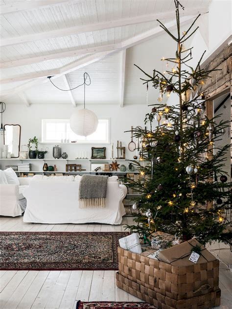 60 Beautiful Scandinavian Christmas Tree Decor Ideas - crowdecor.com ...