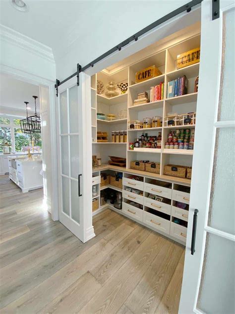 30 Brilliantly Organized Pantry Ideas To Maximize Your Storage | Pantry design, House design, Home