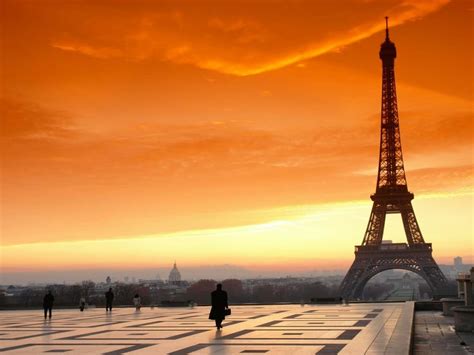 Skip the line Eiffel Tower Sunset Tour - City Wonders