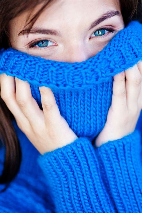 Sunburn and Windburn: Differences Between These Winter Skin Concerns | Allure