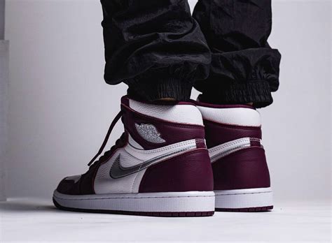 Air Jordan 1 Bordeaux 555088-611 Release Date - SBD