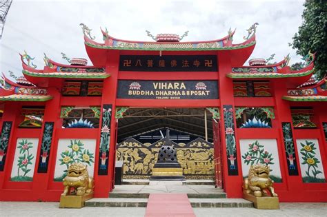 Gerbang Vihara Buddha Dharma & 8 Pho Sat - SEPUTARKOTA - Informasi ...