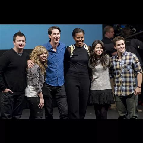 Icarly, Follow Me, Meeting, It Cast, Talk, Couple Photos, Couples, Scenes, Instagram