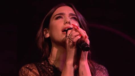 Dua Lipa SLAYS the 'Saturday Night Live' Stage with 'New Rules' & 'Homesick' Performances - YouTube