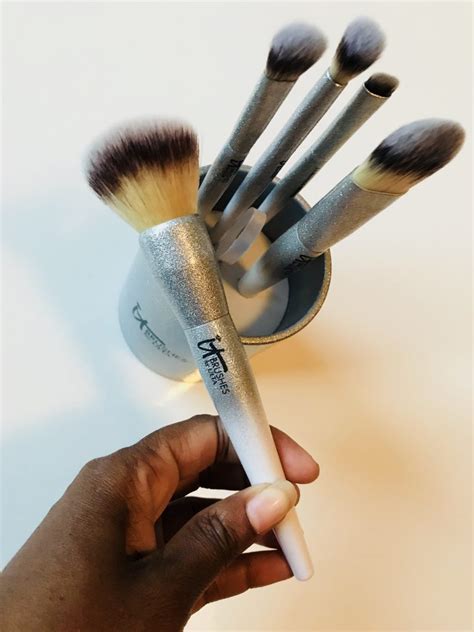 Gift Guide For Her: It Cosmetics Makeup Brushes - Talking With Tami