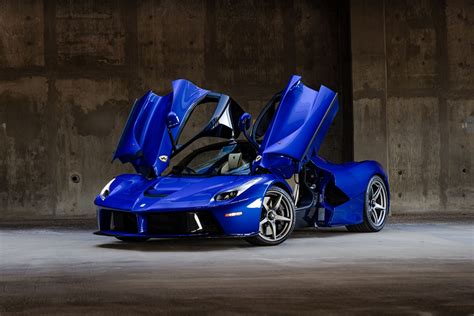 Chiếc siêu xe Ferrari LaFerrari độc nhất thế giới lên sàn đấu giá