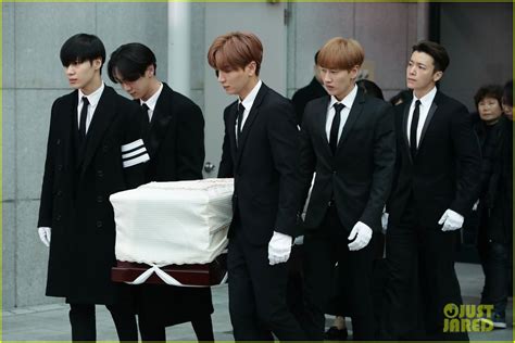 Jonghyun's Funeral Attended By His SHINee Bandmates: Photo 4003495 | Jonghyun, Kim Jong-Hyun ...