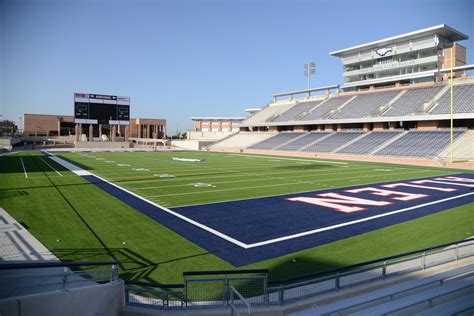 Allen ISD Shutting Down Its $60 Million Stadium Due To Concrete Cracks | KERA News