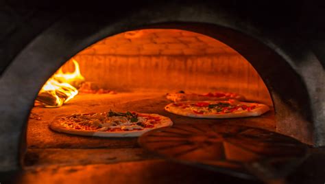 4 Chicago Pizzerias You Need to Try | The Discoverer