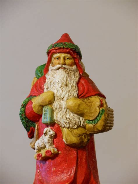 Vintage Resin Santa Claus Figurine (1991)