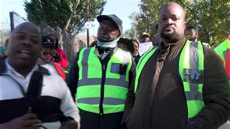 Elundini Local Municipality offices in Maclear blocked by construction companies - YouTube