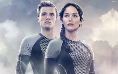 Igrzyska smierci - W pierscieniu ognia 032 Peeta Mellark, Katniss Everdeen - Tapety na pulpit