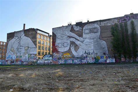 Graffiti in the Kreuzberg District, Berlin Editorial Photography ...