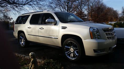 Stock 2009 Cadillac Escalade ESV Platinum 1/4 mile Drag Racing timeslip specs 0-60 - DragTimes.com