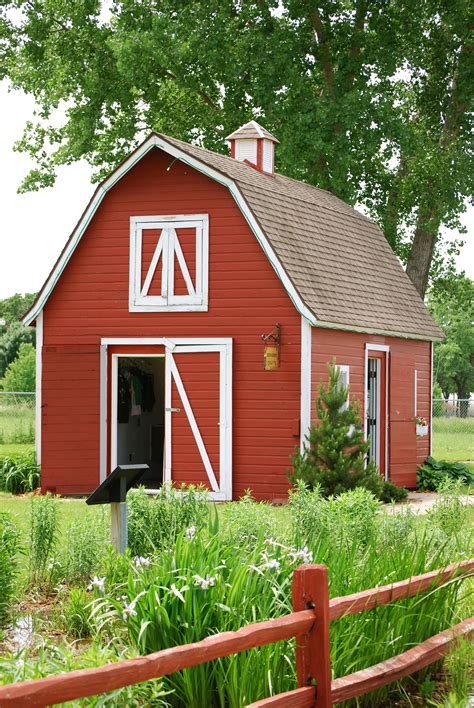 red shed - Google Search | Backyard barn, Small barns, Barn house plans