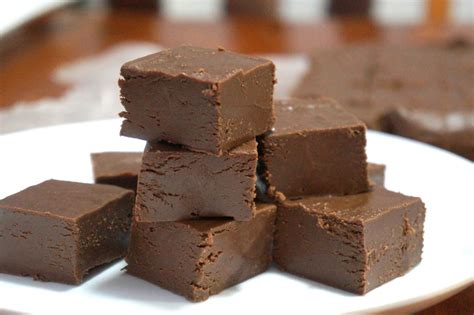 Easy Chocolate Peanut Butter Fudge - THIS IS NOT DIET FOOD