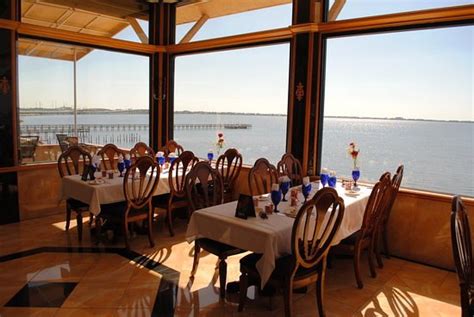 Portofino on the River, Wyandotte - Menu, Prices & Restaurant Reviews ...