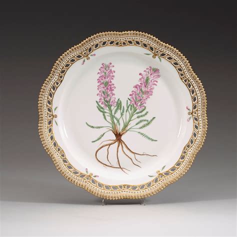 A SET OF THREE ROYAL COPENHAGEN 'FLORA DANICA' DISHES, DENMARK, 20TH CENTURY. | Flora danica ...