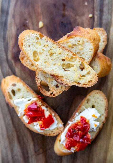 Simple Crostini Recipe Dinner Appetizers, Appetizer Dips, Best ...