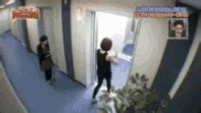 Japanese Elevator Prank GIF - Elevator Prank Prank Elevator - GIF'leri ...