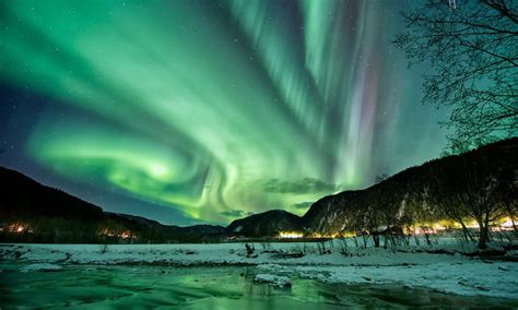 Aurora Borealis, The Wonderful Light in The North Pole’s Sky - Traveldigg.com