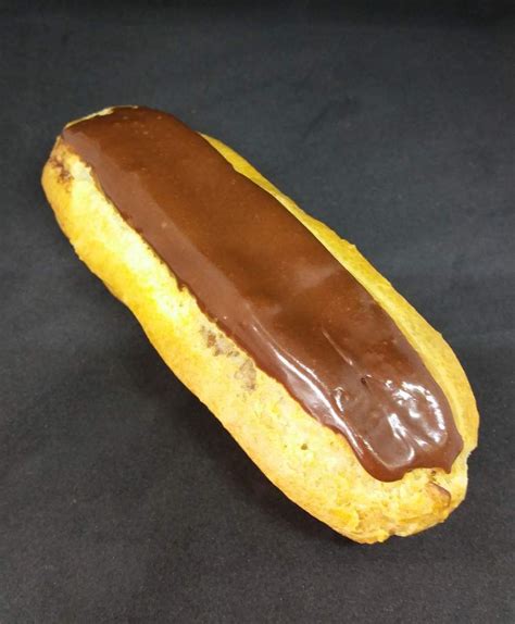 LES INGRÉDIENTS ( pour 4 éclairs ) : POUR LA PÂTE A CHOUX : - 60 gr d'eau - 60 gr de lait - 1/2 ...