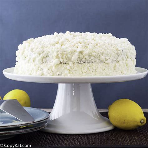 Make your own Olive Garden Lemon Cream Cake at home!