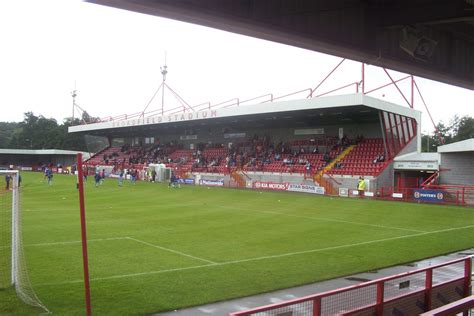 The Wycombe Wanderer: Crawley Town - Broadfield Stadium