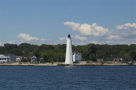 10 Oldest Connecticut Lighthouses - WorldAtlas