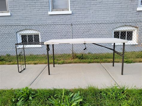 4FT LIFETIME FOLDING TAILGATE TABLE for Sale in Kenosha, WI - OfferUp