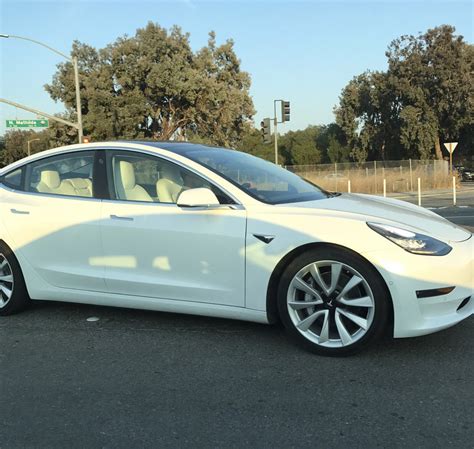 Tesla Owners Online on Twitter: "Couple more shots of the white Model 3 with the white interior ...