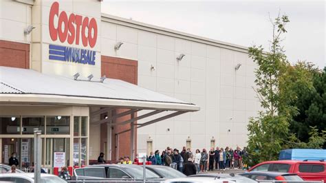 Costco extends special opening hours for high-risk shoppers during the pandemic | The US Sun