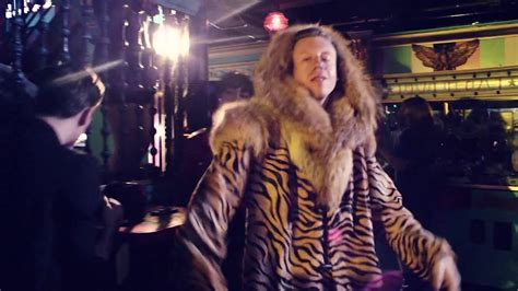 Macklemore - Thrift Shop {Music Video} - Macklemore Photo (38317065 ...