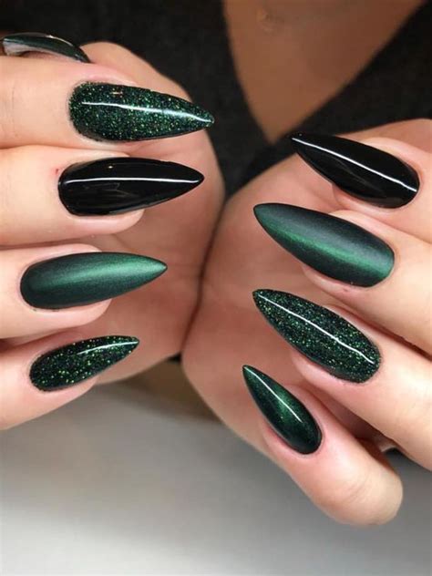 The Best 27 Dark Green Nails Ideas to Try in 2023