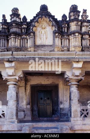 PARSVANATHA TEMPLE PENUKONDA ANDHRA PRADESH Stock Photo - Alamy