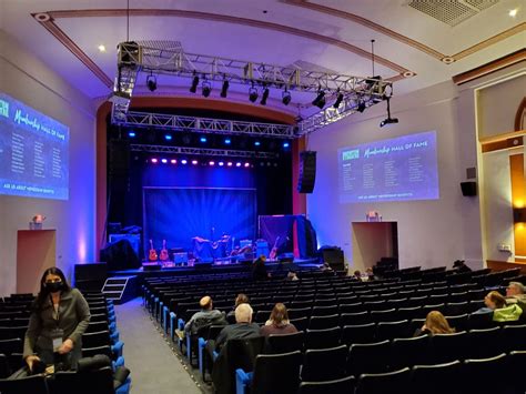 THE NEWTON THEATRE - 184 Photos & 40 Reviews - 234 Spring St, Newton, New Jersey - Music Venues ...