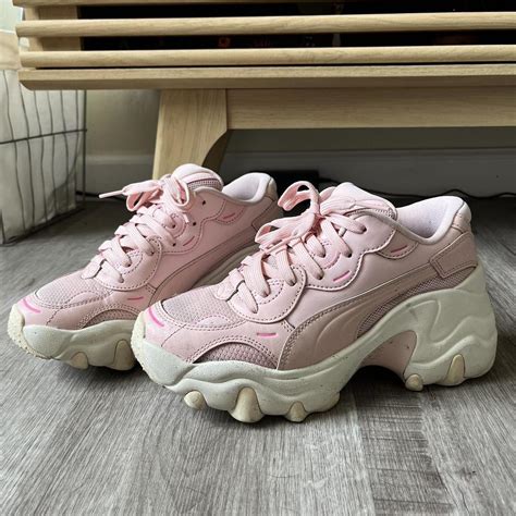 Reebok Women's Pink and White Trainers | Depop