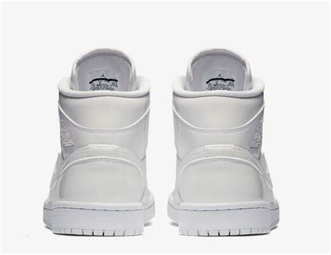 Nike air jordan 1 mid dames sneakers wit vind je in Sneakerstad