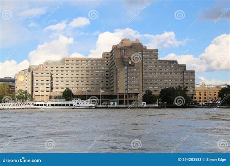 A View of Tower Bridge in London Showing the Tower Hotel Editorial ...