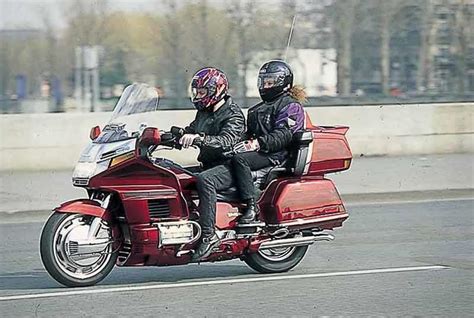 HONDA GL1500 GOLDWING (1998-2000) Motorcycle Review