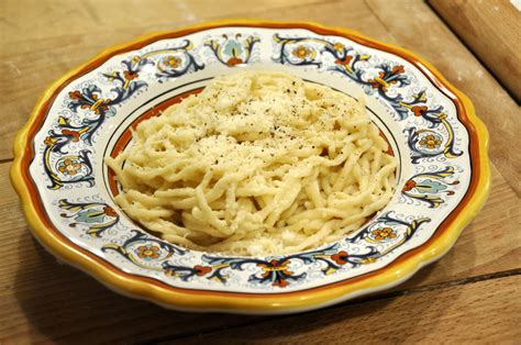 Tonnarelli cacio e pepe Recipe by Frank - CookEatShare