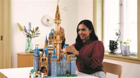 Recreate The Disney Castle With This Massive Lego Set - GameSpot