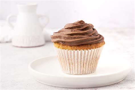 Simple Chocolate Nutella Frosting - Dish 'n' the Kitchen