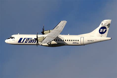 UTAir AT72 at Tomsk on Aug 28th 2017, runway excursion on landing ...