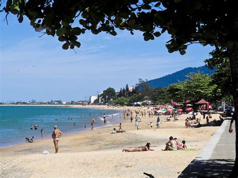 Rio das Ostras for Expats: Beaches - Praia do Bosque