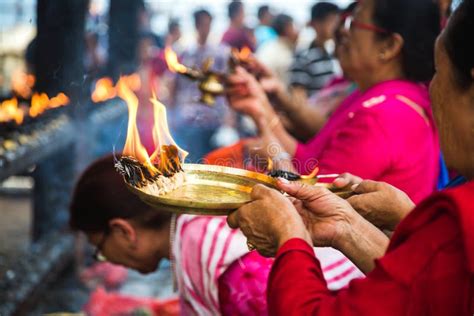 Hindu Women Offering Aarati at the Temple,Hindu Rituals Editorial Stock ...