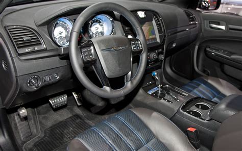 CHRYSLER 300 - chrysler-300_interior_9.jpg